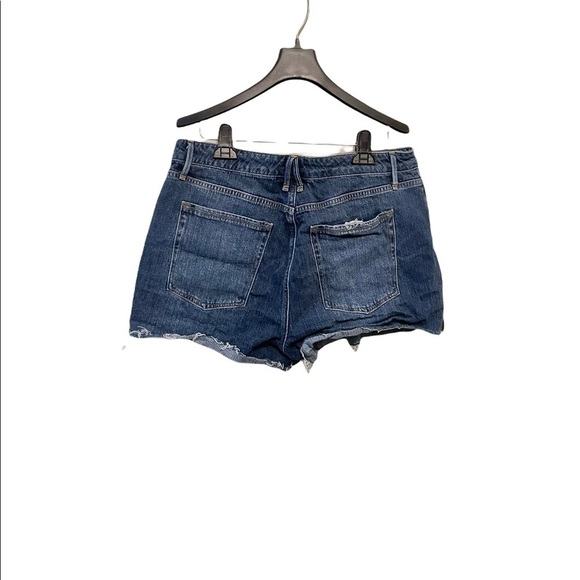 Good American Cut Off Medium Wash Raw Edge Frayed High Rise Denim Jean Shorts - Picture 6 of 8